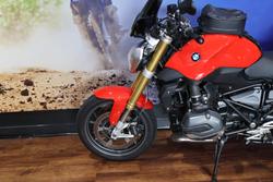2017 BMW Motorrad R1200R SPORTS Red