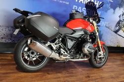 2017 BMW Motorrad R1200R SPORTS Red