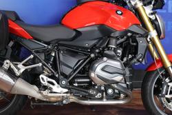 2017 BMW Motorrad R1200R SPORTS Red