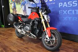 2017 BMW Motorrad R1200R SPORTS Red