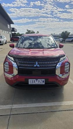 2023 Mitsubishi Outlander ES