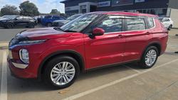 2023 Mitsubishi Outlander ES