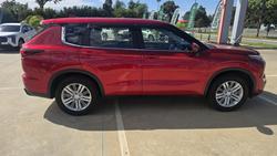 2023 Mitsubishi Outlander ES