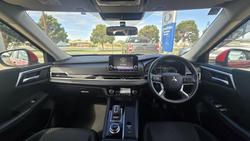 2023 Mitsubishi Outlander ES