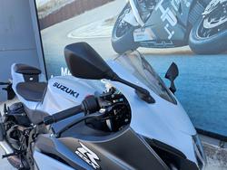 2022 Suzuki GSX-R1000A White