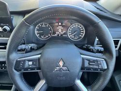 2022 Mitsubishi Outlander LS