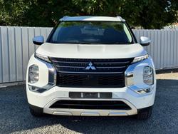 2022 Mitsubishi Outlander LS