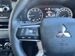 2022 Mitsubishi Outlander LS