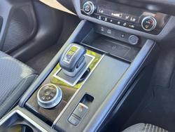2022 Mitsubishi Outlander LS