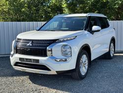 2022 Mitsubishi Outlander LS