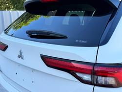 2022 Mitsubishi Outlander LS