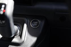 2025 Land Rover Defender 90 D250 S