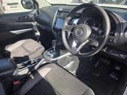 2021 Nissan Navara SL