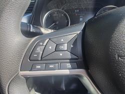 2021 Nissan Navara SL