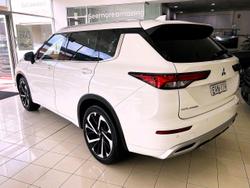 2022 Mitsubishi Outlander Exceed