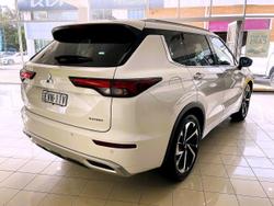 2022 Mitsubishi Outlander Exceed