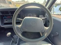 2000 Toyota Hiace Commuter RZH125R French Vanilla