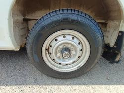 2000 Toyota Hiace Commuter RZH125R French Vanilla