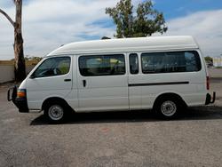 2000 Toyota Hiace Commuter RZH125R French Vanilla