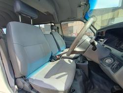 2000 Toyota Hiace Commuter RZH125R French Vanilla