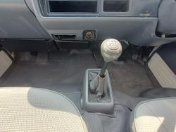 2000 Toyota Hiace Commuter RZH125R French Vanilla