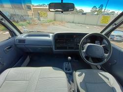 2000 Toyota Hiace Commuter RZH125R French Vanilla