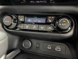 2025 Nissan JUKE Ti F16 MY25 Ceramic Grey 2-tone with Black roof