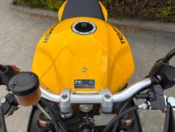 Triumph 2016 TRIUMPH 1050CC SPEED TRIPLE Yellow