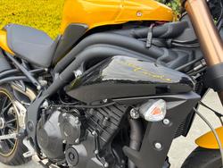 Triumph 2016 TRIUMPH 1050CC SPEED TRIPLE Yellow