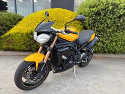 Triumph 2016 TRIUMPH 1050CC SPEED TRIPLE Yellow