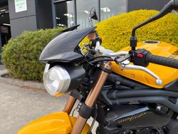 Triumph 2016 TRIUMPH 1050CC SPEED TRIPLE Yellow