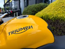 Triumph 2016 TRIUMPH 1050CC SPEED TRIPLE Yellow