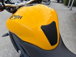 Triumph 2016 TRIUMPH 1050CC SPEED TRIPLE Yellow