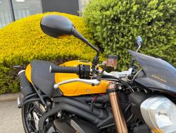 Triumph 2016 TRIUMPH 1050CC SPEED TRIPLE Yellow