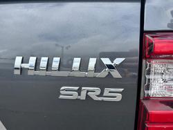 2022 Toyota Hilux SR5