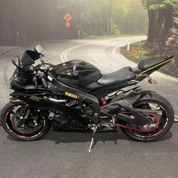 Yamaha 2006 Yamaha 600cc YZF-R6 Black