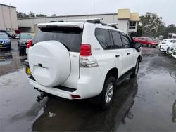 2011 TOYOTA LANDCRUISER PRADO GX (4x4)