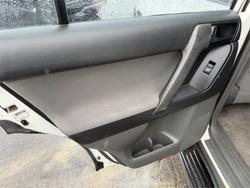 2011 TOYOTA LANDCRUISER PRADO GX (4x4)