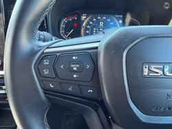 2025 Isuzu MU-X LS-T