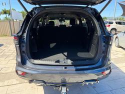 2025 Isuzu MU-X LS-T