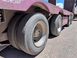 2005 Drake 4 X 8 Swingwing Low Loader