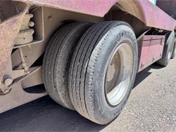 2005 Drake 4 X 8 Swingwing Low Loader