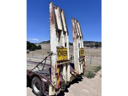 2005 Drake 4 X 8 Swingwing Low Loader