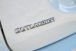 2020 Mitsubishi Outlander ES