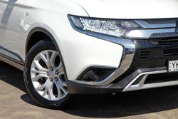 2020 Mitsubishi Outlander ES