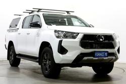 2025 Toyota Hilux SR