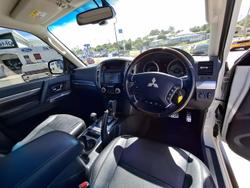 2014 Mitsubishi Pajero Exceed