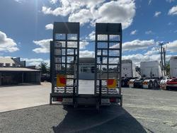 2015 Fuso Fighter 2427 White