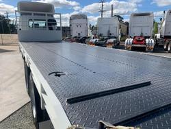 2015 Fuso Fighter 2427 White