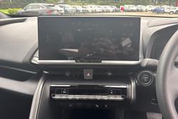 2024 Toyota C-HR GXL ZYX20R Glacier White